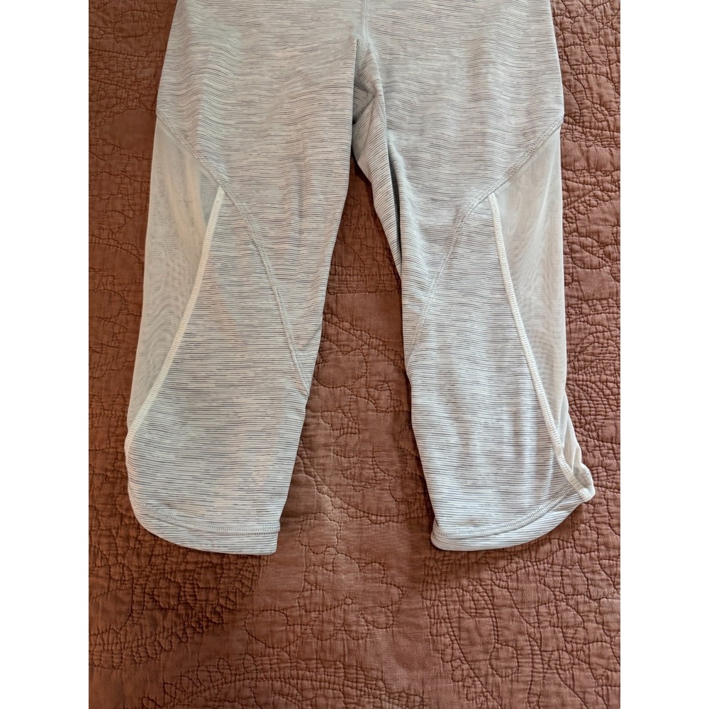 Lululemon Cropped Leggings Womens Gray Quick Drying High Waist Moisture Wicking - Picture 5 of 10